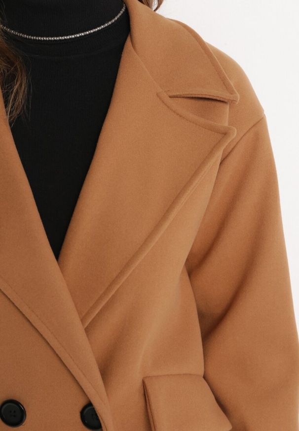 Born2be - Ciemnobeżowy Płaszcz Dwurzędowy Długi Swane. Kolor: brązowy. Długość: długie. Styl: elegancki