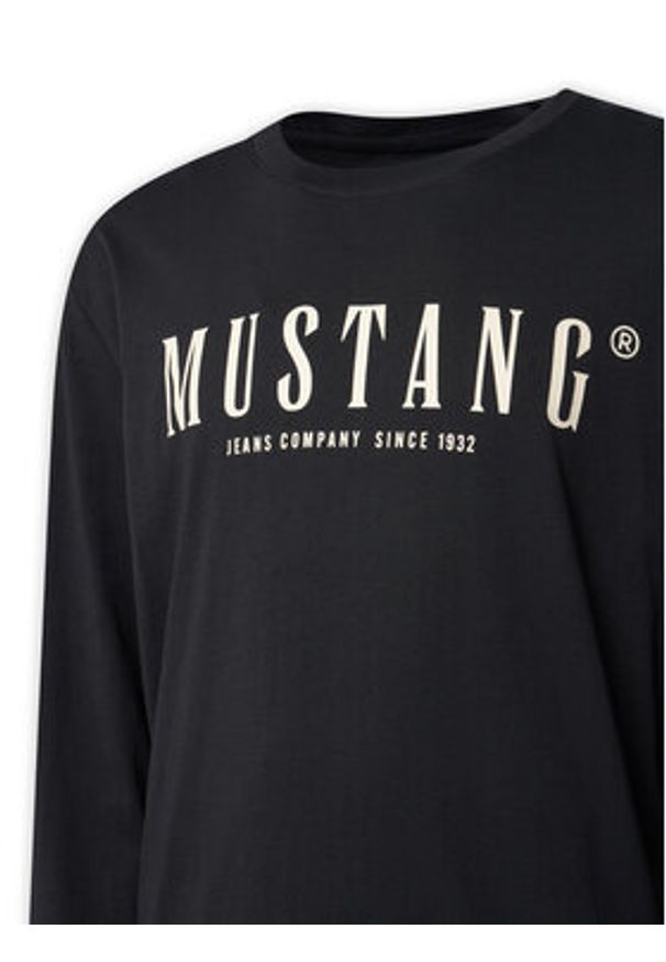 Mustang Longsleeve Asheville 1016873 Czarny Regular Fit. Kolor: czarny. Materiał: bawełna. Długość rękawa: długi rękaw