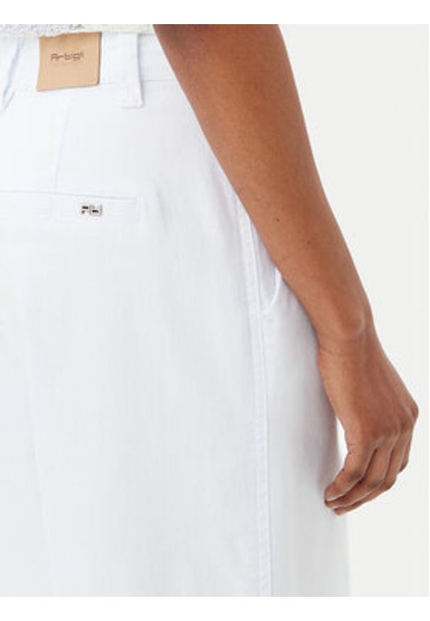 Artigli - ARTIGLI Jeansy ADDE002323 Biały Relaxed Fit. Kolor: biały