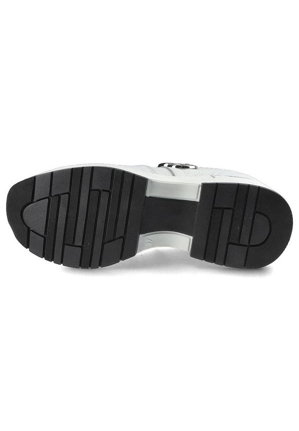 Białe Sneakersy Karino Damskie Modne Półbuty. Kolor: biały. Materiał: skóra. Szerokość cholewki: normalna. Wzór: gładki, aplikacja. Obcas: na platformie. Styl: sportowy