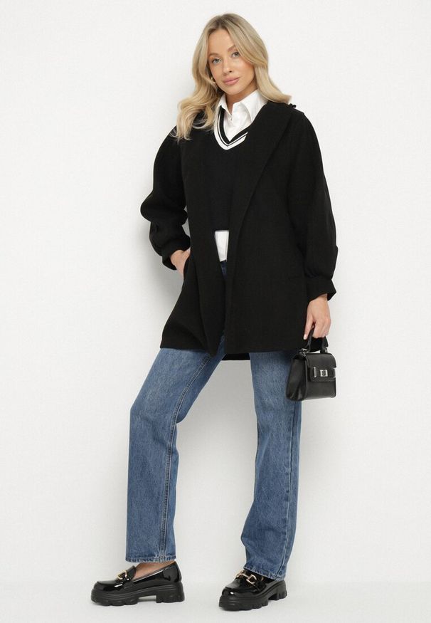 Born2be - Czarny Płaszcz z Wiązanym Paskiem i Bufiastym Rękawem Imgrucu. Typ kołnierza: kołnierzyk stójkowy. Kolor: czarny. Materiał: tkanina, jeans. Długość: długie. Sezon: wiosna, jesień