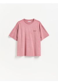 Reserved - Bawełniany t-shirt z napisem - bordowy. Kolor: czerwony. Materiał: bawełna. Wzór: napisy #1