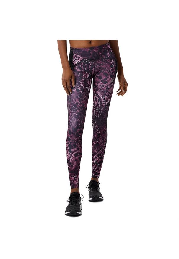 Legginsy New Balance WP21274RAN - fioletowe. Stan: podwyższony. Kolor: fioletowy. Materiał: materiał. Styl: sportowy, klasyczny. Sport: fitness