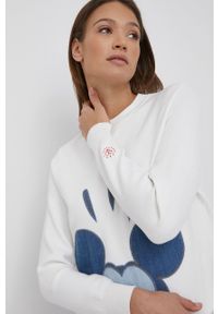 Desigual sweter 22SWJF70 damski kolor biały lekki. Okazja: na co dzień. Kolor: biały. Długość rękawa: długi rękaw. Długość: długie. Wzór: aplikacja. Styl: casual #3
