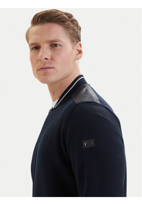 Bugatti Bluza 8750-15174E Granatowy Regular Fit. Kolor: niebieski. Materiał: syntetyk