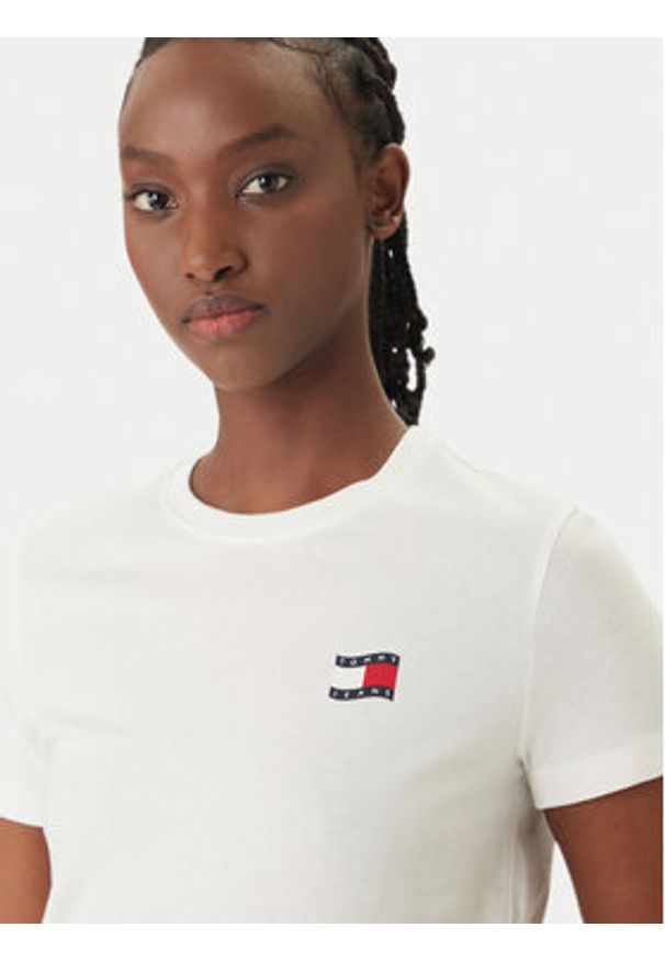 Tommy Jeans T-Shirt Wavy Flag DW0DW22274 Biały Regular Fit. Kolor: biały. Materiał: bawełna
