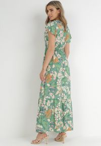 Born2be - Zielona Sukienka w Kwiaty z Wiskozy z Kopertowym Dekoltem Narma. Typ kołnierza: dekolt kopertowy. Kolor: zielony. Materiał: wiskoza. Długość rękawa: krótki rękaw. Wzór: kwiaty. Typ sukienki: kopertowe. Długość: maxi #3
