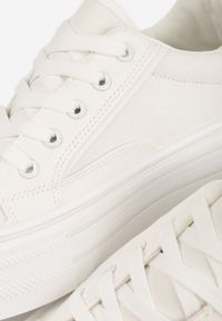 Born2be - Białe Klasyczne Trampki na Grubej Podeszwie Araenes. Kolor: biały. Materiał: jeans. Szerokość cholewki: normalna. Wzór: gładki. Styl: klasyczny #4