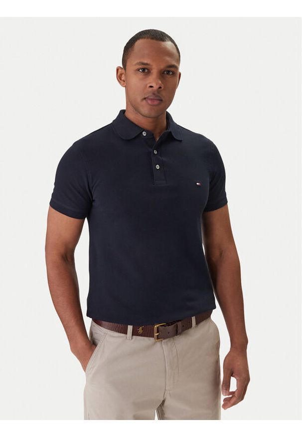 TOMMY HILFIGER - Tommy Hilfiger Polo 1985 MW0MW17771 Granatowy Slim Fit. Typ kołnierza: polo. Kolor: niebieski. Materiał: bawełna