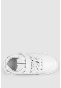 Casu - Białe buty sportowe sznurowane casu 19/3/21/m. Kolor: biały