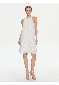 YAS Sukienka koktajlowa Pazy 26028873 Biały Standard Fit. Kolor: biały. Materiał: syntetyk. Styl: wizytowy