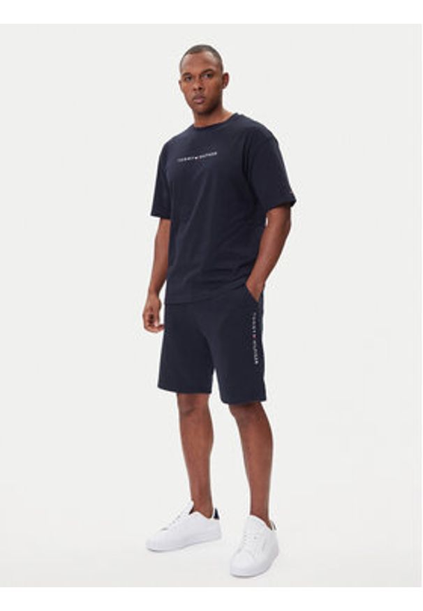 TOMMY HILFIGER - Tommy Hilfiger Szorty sportowe UM0UM03452 Granatowy Regular Fit. Kolor: niebieski. Materiał: bawełna. Styl: sportowy