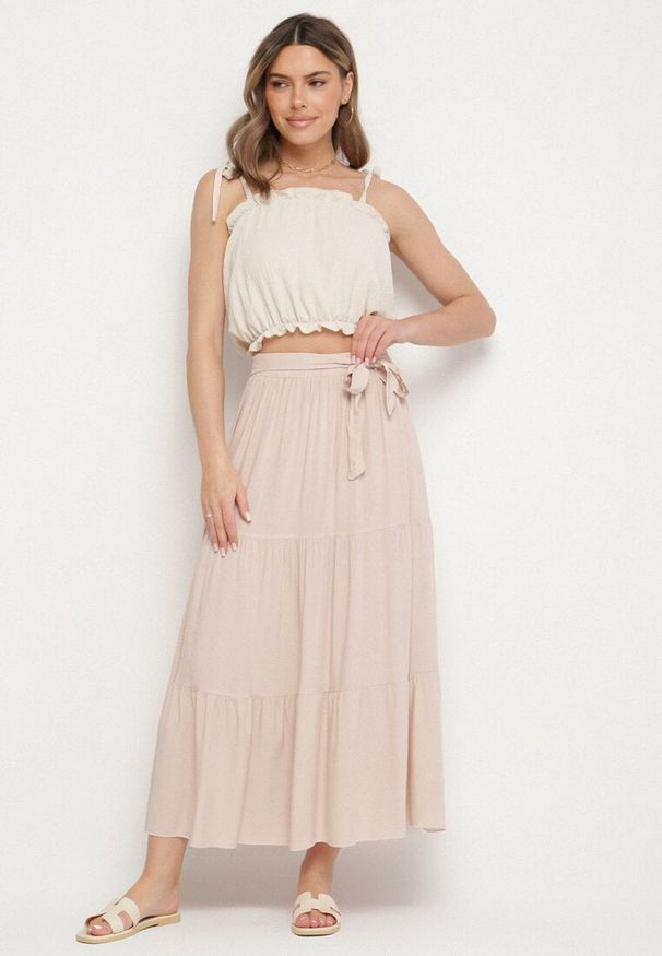 Born2be - Beżowa Wiskozowa Spódnica Maxi Rozkloszowana z Paskami Saosa. Okazja: na co dzień. Kolor: beżowy. Materiał: wiskoza. Wzór: paski. Styl: klasyczny, casual