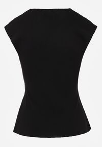 Renee - Czarna Kopertowa Bluzka z Wiskozą Ozdobiona Metaliczną Aplikacją Sanadra. Okazja: na imprezę. Typ kołnierza: dekolt kopertowy. Kolor: czarny. Materiał: wiskoza. Wzór: aplikacja. Styl: elegancki #2