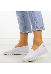 POTOCKI - Białe sportowe buty damskie Potocki 16327. Kolor: biały. Materiał: tkanina. Szerokość cholewki: normalna. Sezon: wiosna, lato. Sport: fitness