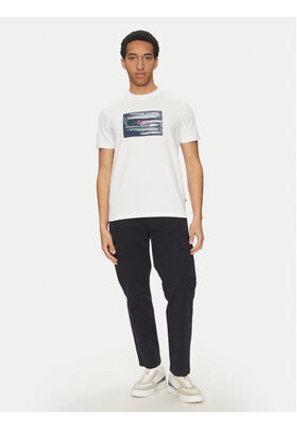BOSS T-Shirt Dune 50539194 Écru Regular Fit. Materiał: bawełna