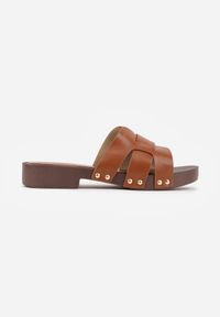 Born2be - Ciemnobrązowe Płaskie Klapki w Stylu Drewniaków Zdobione Nitami Snodea. Okazja: na co dzień. Kolor: brązowy. Materiał: jeans, len. Wzór: aplikacja. Sezon: lato. Styl: boho, casual #5