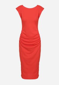 Born2be - Czerwona Taliowana Sukienka Bez Rękawów z Ozdobnym Marszczeniem Lunala. Okazja: na co dzień. Kolor: czerwony. Materiał: skóra. Długość rękawa: bez rękawów. Styl: casual #4