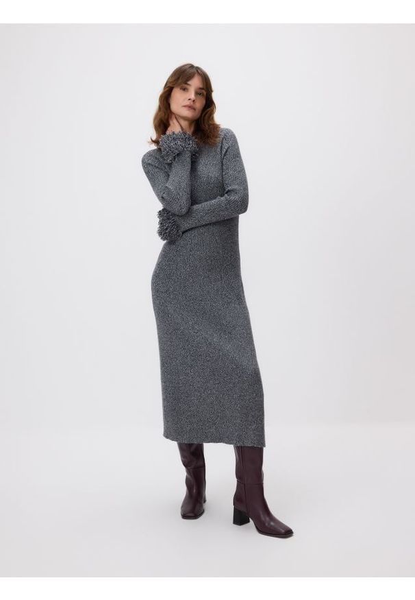 Reserved - Sukienka z ozdobnym rękawem - wielobarwny. Materiał: dzianina, wełna