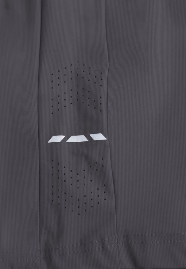 Born2be - Szare Szorty w Sportowym Stylu ze Sznurkami i Zasuwanymi Kieszeniami Abateia. Okazja: na co dzień. Kolor: szary. Materiał: materiał. Wzór: napisy. Sezon: lato. Styl: sportowy