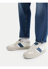 Guess Jeans Sneakersy EO-ORTEGO-01 126AM Biały. Kolor: szary. Materiał: skóra #8