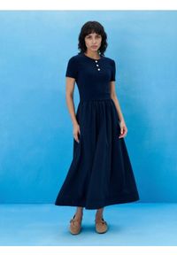 Sinsay - Klasyczna sukienka midi z kieszeniami - granatowy. Kolor: niebieski. Styl: klasyczny. Długość: midi #1