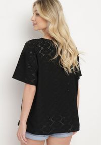 Born2be - Czarny Klasyczny Ażurowy T-shirt z Krótkim Rękawem Ninnia. Okazja: na co dzień, na spotkanie biznesowe. Kolor: czarny. Materiał: jeans. Długość rękawa: krótki rękaw. Długość: krótkie. Wzór: ażurowy. Styl: klasyczny #5