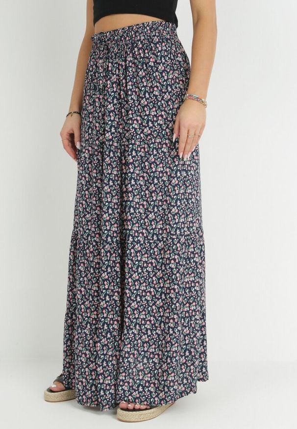 Born2be - Granatowa Bawełniana Spódnica Maxi w Kwiatki Amelix. Kolor: niebieski. Materiał: bawełna. Wzór: kwiaty