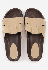 Born2be - Beżowe Klapki z Przeplatanymi Paskami i Nitami przy Podeszwie Marivyn. Okazja: na co dzień, na randkę. Kolor: beżowy. Materiał: len. Sezon: lato. Styl: casual, elegancki #6