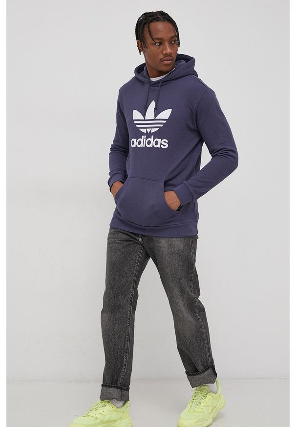 adidas Originals Bluza bawełniana męska kolor granatowy z kapturem z nadrukiem. Okazja: na co dzień. Typ kołnierza: kaptur. Kolor: niebieski. Materiał: bawełna. Wzór: nadruk. Styl: casual