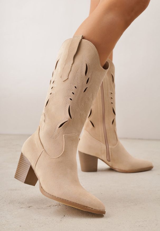 Born2be - Beżowe Botki Typu Kowbojki VICES na Obcasie z Ażurową Cholewką Eranata. Okazja: na co dzień. Kolor: beżowy. Materiał: jeans. Szerokość cholewki: normalna. Wzór: ażurowy. Obcas: na obcasie. Styl: casual, elegancki, klasyczny. Wysokość obcasa: średni