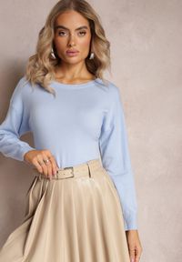 Renee - Jasnoniebieski Klasyczny Sweter z Okrągłym Płytkim Dekoltem Seminita. Kolor: niebieski. Sezon: jesień, zima. Styl: klasyczny #4