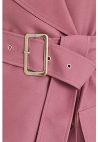 Armani Exchange Płaszcz damski kolor różowy przejściowy dwurzędowy. Kolor: różowy. Materiał: tkanina. Długość rękawa: raglanowy rękaw. Wzór: gładki. Styl: klasyczny