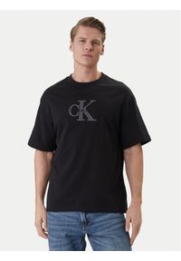 Calvin Klein Jeans T-Shirt LV04RF819G Czarny Regular Fit. Kolor: czarny. Materiał: bawełna #1