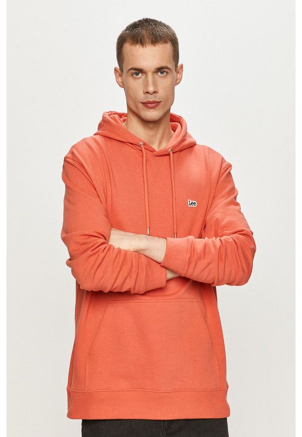 Lee - Bluza. Okazja: na co dzień. Kolor: czerwony. Materiał: bawełna, dzianina. Wzór: gładki, aplikacja. Styl: casual