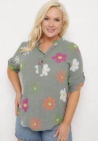 Born2be - Ciemnozielona Koszula z Lnu i Bawełny w Kwiaty z Krótkim Rękawem Ambubia. Okazja: na co dzień. Typ kołnierza: dekolt w kształcie V. Kolekcja: plus size. Kolor: zielony. Długość: krótkie. Wzór: kwiaty. Materiał: bawełna, len. Długość rękawa: krótki rękaw. Sezon: lato. Styl: casual #2