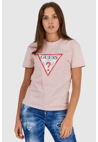 Guess - GUESS Różowy t-shirt damski z vintage logo. Kolor: różowy. Materiał: bawełna. Wzór: nadruk. Styl: vintage