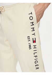 TOMMY HILFIGER - Tommy Hilfiger Spodnie dresowe Basic Branded MW0MW08388 Beżowy Regular Fit. Kolor: beżowy. Materiał: bawełna #4