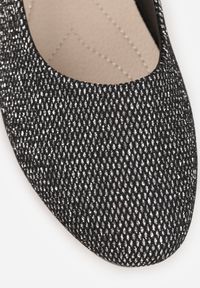 Renee - Czarne Wsuwane Balerinki Brokatowe na Płaskiej Podeszwie Claremarie. Okazja: na co dzień. Nosek buta: okrągły. Zapięcie: bez zapięcia. Kolor: czarny. Materiał: jeans. Obcas: na płaskiej podeszwie. Styl: casual, elegancki #9