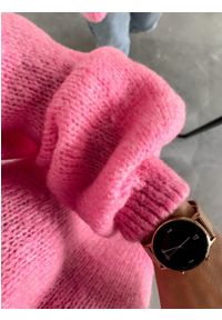 Marsala - Sweter oversize z bufiastym rękawem NEON PINK - RIVERO BY MARSALA. Okazja: na co dzień. Materiał: wełna, akryl. Sezon: lato, jesień, wiosna, zima. Styl: casual