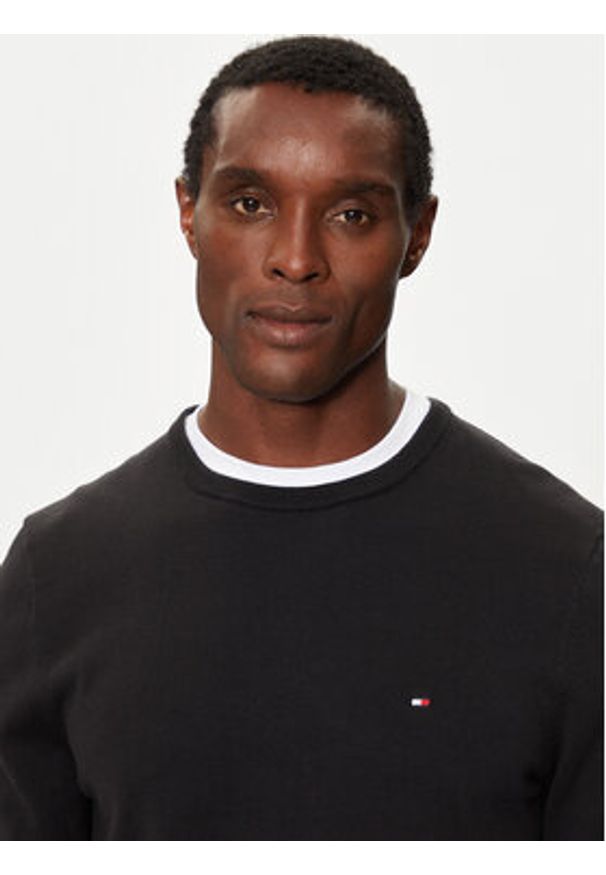 TOMMY HILFIGER - Tommy Hilfiger Sweter Essential MW0MW14748 Czarny Regular Fit. Kolor: czarny. Materiał: bawełna