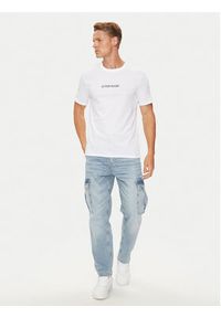 Guess Jeans T-Shirt M4YI52 K8HM0 Biały Slim Fit. Kolor: biały. Materiał: bawełna