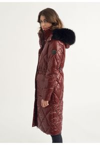 Ochnik - Długa bordowa kurtka damska pikowana. Typ kołnierza: kołnierzyk stójkowy. Kolor: czerwony. Materiał: nylon. Długość: długie #3