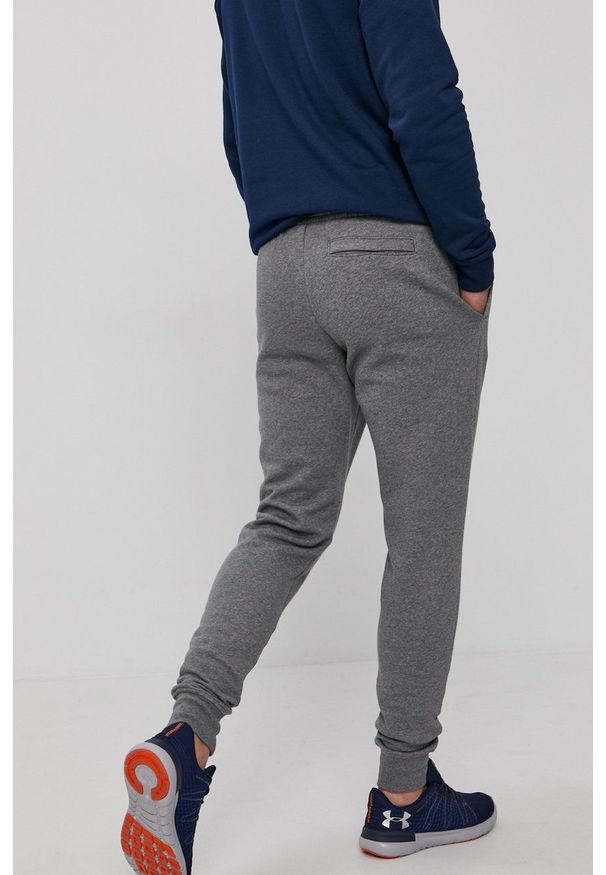 Under Armour - Spodnie. Okazja: na co dzień. Kolor: szary. Styl: casual