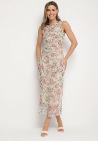 Born2be - Biała Dopasowana Sukienka w Kwiaty Meluvea. Okazja: na co dzień. Kolor: biały. Materiał: jeans. Wzór: kwiaty. Typ sukienki: proste. Styl: casual, klasyczny #1