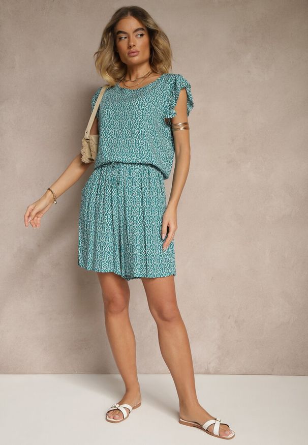 Renee - Zielony Komplet z Bawełny Zdobiony Etnicznym Printem T-shirt i Szorty Sarilena. Kolor: zielony. Materiał: bawełna. Wzór: aplikacja, nadruk