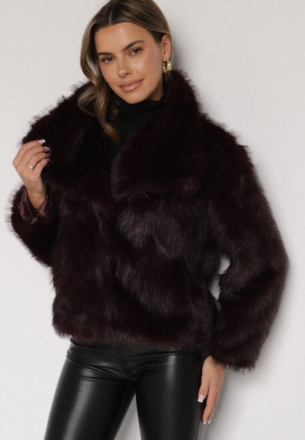 Born2be - Bordowa Kurtka Futerko z Ozdobnym Kołnierzem Devrenna. Okazja: na co dzień. Kolor: czerwony. Materiał: futro. Sezon: zima. Styl: elegancki, casual, klasyczny