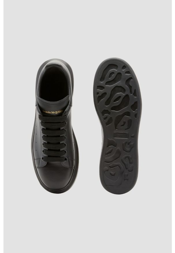 Alexander McQueen - ALEXANDER MCQUEEN Czarne sneakersy OVERSIZED, Rozmiar 43,5. Kolor: czarny