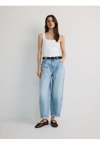 Reserved - Jeansy balloon fit - niebieski. Kolor: niebieski