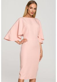 Sukienki.shop - Sukienka elegancka ołówkowa z szerokimi rękawami pudrowa z pelerynką. Okazja: na wesele, na komunię, na ślub cywilny. Typ sukienki: ołówkowe. Styl: elegancki #4